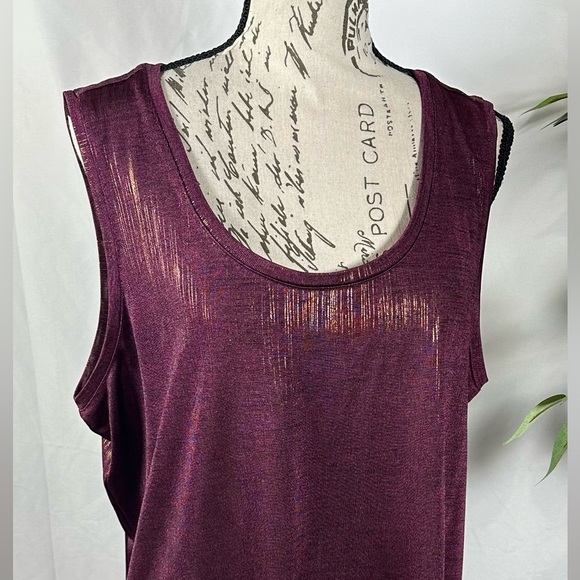Susan Graver Women's Top - Rich Burgundy 🍒 - Picture 8 of 11